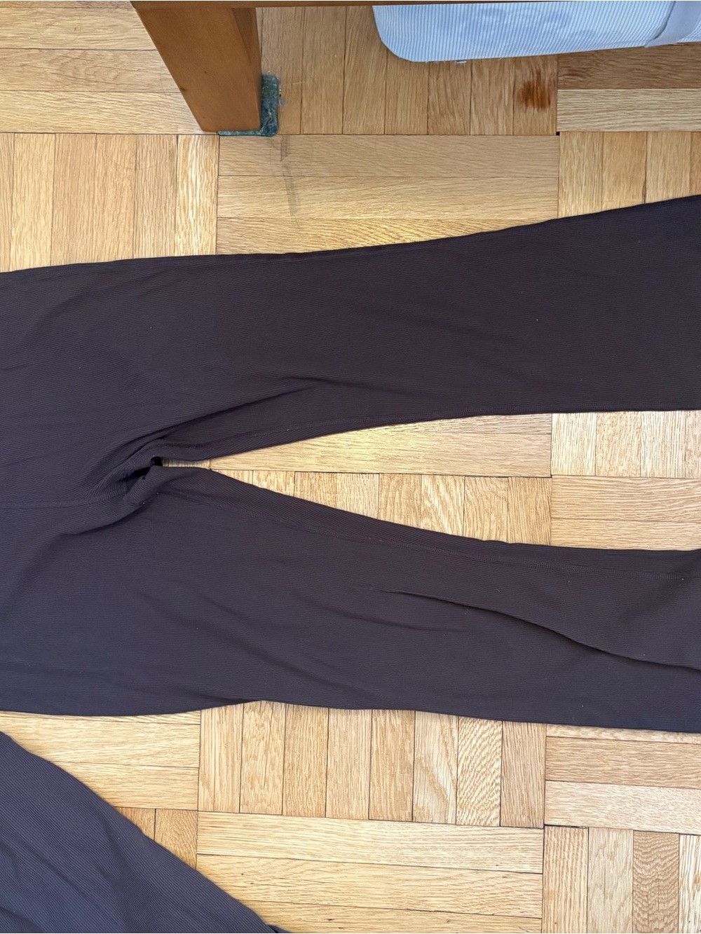 Stretch Ribbed Leggings in Dark Brown